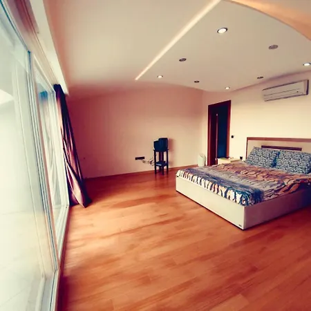 Luxurious With Overlooking The Aegean Sea And The Island Samos * Kusadasi
